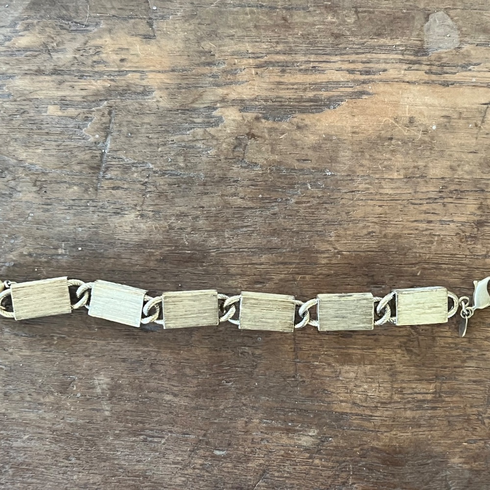 Chanel Bracelet- From 2007 Spring Collection- Faux Pearls and Gemstones - Picture 8 of 16